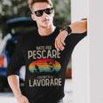 Nato Per Pescare Costretto A Lavorare Regalo Per Pescatori Maglietta a maniche lunghe Regalos para él