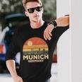 Vintage Munich Skyline Langarmshirts Geschenke für Ihn