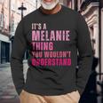 È Una Cosa Di Melanie Che Non Capiresti Melanieintage Maglietta a maniche lunghe Regalos para ancianos