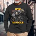 I Pee In Pools Cringe Hard Skeleton Meme Langarmshirts Geschenke für alte Männer