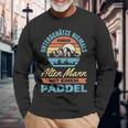 Underschätze Niemal Einen Old Man Mit Einem Paddle S Langarmshirts Geschenke für alte Männer