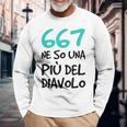 T Divertente Scritte Simpatiche Una Più Del Diavolo Maglietta a maniche lunghe Regalos para ancianos