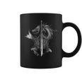 Dragón Espada Rosas Tatuaje Estilo Arte Medieval Fantasía Oscura Taza de café