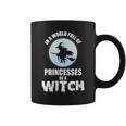 En Un Mundo Lleno De Princesas Sé Una Bruja Cuello Taza de café
