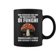 Porcini Un Raccoglitore Di Funghi Fungo Cacciatore Fungaiolo Tazze