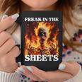 Freak In The Sheets Divertente Cringe Hard Skeleton Meme Tazze Regalos divertidos