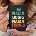 Io Sono Nadia Doing Nadia Things Con Nome Personalizzato Tazze Regalos divertidos