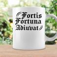 Fortis Fortuna Adiuvat Fortune Favorisce La Citazione Audace Tatuaggio Tazze Ideas de regalos