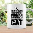 Sono Una Donna Forte E Indipendente Che Ha Bisogno Di Coccolarsi Con Il Gatto Tazze Ideas de regalos