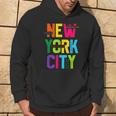 Colorful New York City Outfit New York City Graphic Style Felpa con cappuccio Estilo de vida