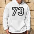 Numero 73 Bianco E Nerointage 73° Compleanno Con Collo A Felpa con cappuccio Estilo de vida