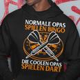 With Die Coolen Grandpas Spielen Dart Grandpa Dart Player Kapuzenpullover Lustige Geschenke