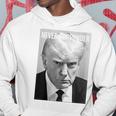 Foto Segnaletica Di Trump Foto Segnaletica Di Donald Trump Non Arrenderti Mai Con Collo A Felpa con cappuccio Regalos divertidos