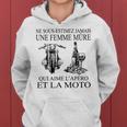 Ne Sous Estimez Jamais Une Mûre Qui Aime L'apéro Sweat à capuche femme