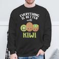 Alles Ist Besser Mit Kiwi Sweatshirt Geschenke für alte Männer