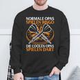 With Die Coolen Grandpas Spielen Dart Grandpa Dart Player Sweatshirt Geschenke für alte Männer