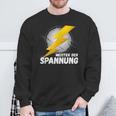 Elektriker Meister Der Spannung Das Elektronik Sweatshirt Geschenke für alte Männer