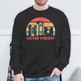 Never Forget Cool Retro Floppy Diskhs And Cassette Tapes Sweatshirt Geschenke für alte Männer