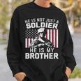 Donna eteran Day He Is Not Just A Soldier He Is My Brother Con Collo A Felpa Regalos para él