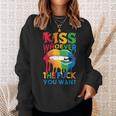 Christopher Street Day With Kiss Wen Zum Teufel Du Willst Sweatshirt Geschenke für Sie