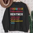 Achtung Freilaufender Rentner Pension Pension Sweatshirt Geschenke für alte Frauen