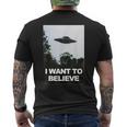 Alien Ufo Hunter I Want To Believe T-Shirt mit Rückendruck