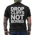Drop Cliffs Not Bombs Sci Snowboard Mtb Anti-Guerra Pace T-shirt da uomo con stampa posteriore