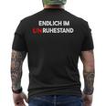 Endlich Im Unruhestand Senior Retiree T-Shirt mit Rückendruck