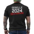 Gesellen Abschlussprüfung Bestanden Gesellenprüfung Geselle T-Shirt mit Rückendruck