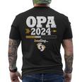 Grandpa 2024 Loading Werdender Opa T-Shirt mit Rückendruck