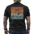 High Wheel Retrointage Bike Cyclist T-Shirt mit Rückendruck