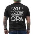 With So Sieht Ein Richtig Cooler Opa German Text T-Shirt mit Rückendruck