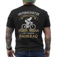 Underschatz Niemals Einen Old Mann Mit Einem Cycling T-Shirt mit Rückendruck