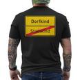 Village Sign Dorfkind Stadtkind T-Shirt mit Rückendruck