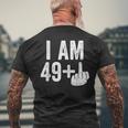 I Am 49 Plus Middle Finger 50Th Birthday T-Shirt mit Rückendruck Geschenke für alte Männer