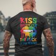 Christopher Street Day With Kiss Wen Zum Teufel Du Willst T-Shirt mit Rückendruck Geschenke für alte Männer