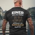 Eineron Uns Ist Besser Im Schess Als Du Chess Player T-Shirt mit Rückendruck Geschenke für alte Männer