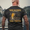 Herren Coole Opas Nehmen Sie Fotos Goldener Eleganter Stil T-Shirt mit Rückendruck Geschenke für alte Männer