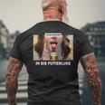 Lecker Bierchen In Die Futterluke T-Shirt mit Rückendruck Geschenke für alte Männer