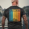 Sacramento Usa Retròintage Tramonto Skyline Sacramento T-shirt da uomo con stampa posteriore Regalos para ancianos