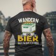 Wandern Und Bier Darum Bin Ich Hier Bierkasten T-Shirt mit Rückendruck Geschenke für alte Männer