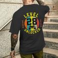 28 Anni Compleanno Regalo Gamer Level 28 Unlocked T-shirt da uomo con stampa posteriore Regalos para él