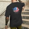 American Flag Baller Dunking Usa Flag Basketball T-Shirt mit Rückendruck Geschenke für Ihn