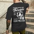 Andere Gehen Zur Therapie Kühe Melken Milchbauern Other Going To T-Shirt mit Rückendruck Geschenke für Ihn