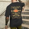 Cadeau D'anniversaire Amusant Pour Homme De Mai 1975 T-shirt imprimé au dos Cadeaux pour lui