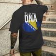 Es Ist In Meiner Dna Bosnier Bosnia Origin Genetics T-Shirt mit Rückendruck Geschenke für Ihn