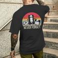 Never Forget Floppy Dischs Tape Retrointage T-shirt da uomo con stampa posteriore Regalos para él