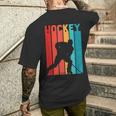 Giocatore Di Hockey Su Ghiaccio Colorato Hockey Lover Retrò T-shirt da uomo con stampa posteriore Regalos para él