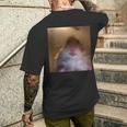 Hamster Starrt In Die Front Camera I Internet Hamster Meme T-Shirt mit Rückendruck Geschenke für Ihn