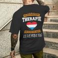 Ich Brauche Keine Therapie Ich Muss Nur Nach Luxembourg T-Shirt mit Rückendruck Geschenke für Ihn